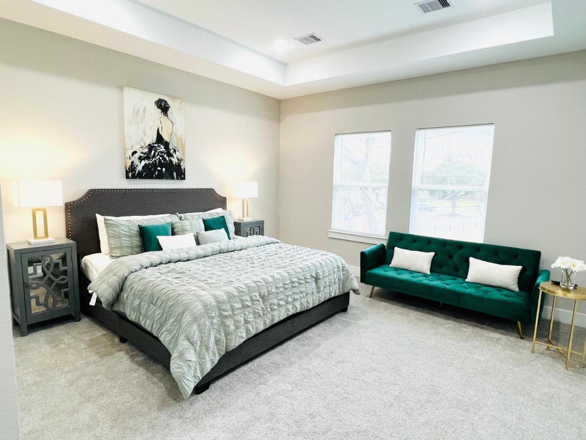 3 Bedroom And 3 Bath We Have Power And Internet Houston Exterior photo