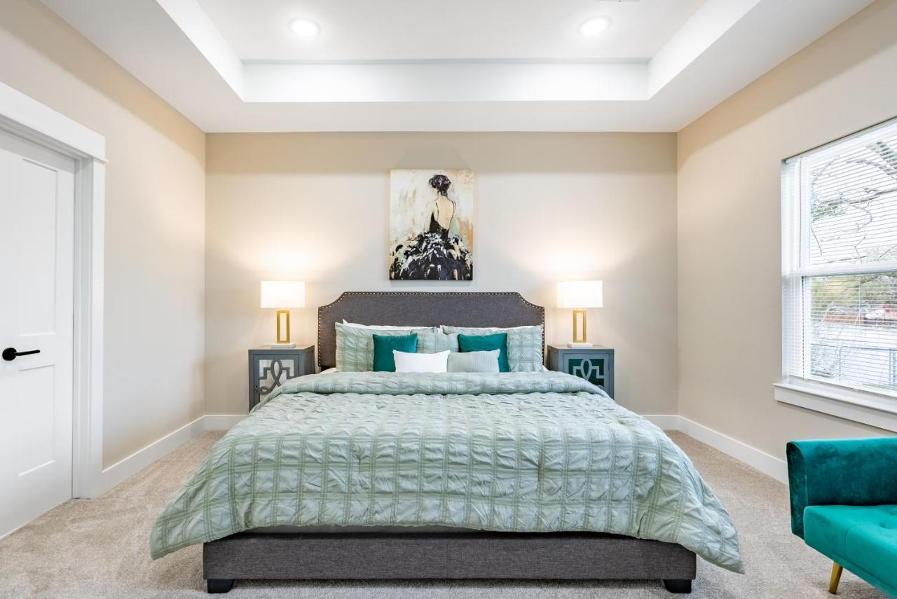 3 Bedroom And 3 Bath We Have Power And Internet Houston Exterior photo