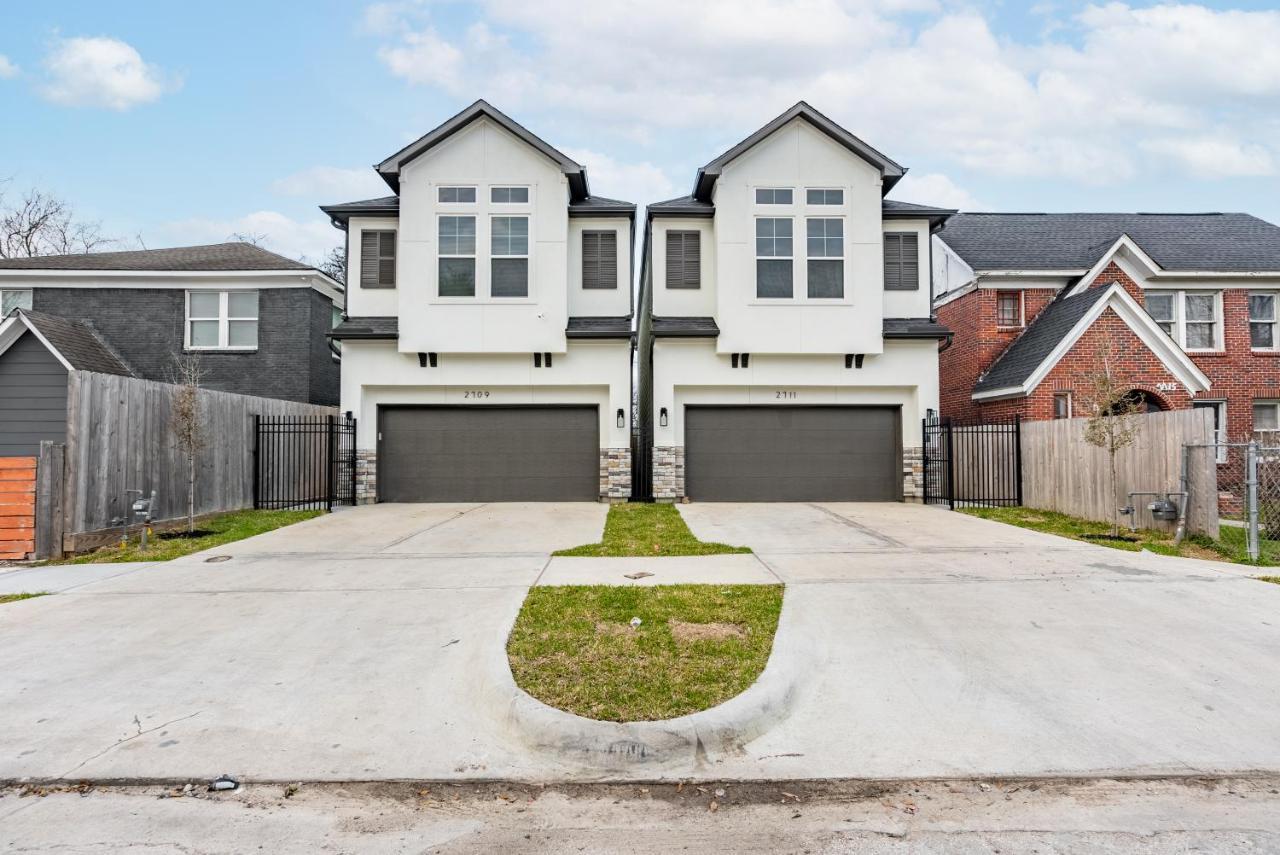 3 Bedroom And 3 Bath We Have Power And Internet Houston Exterior photo
