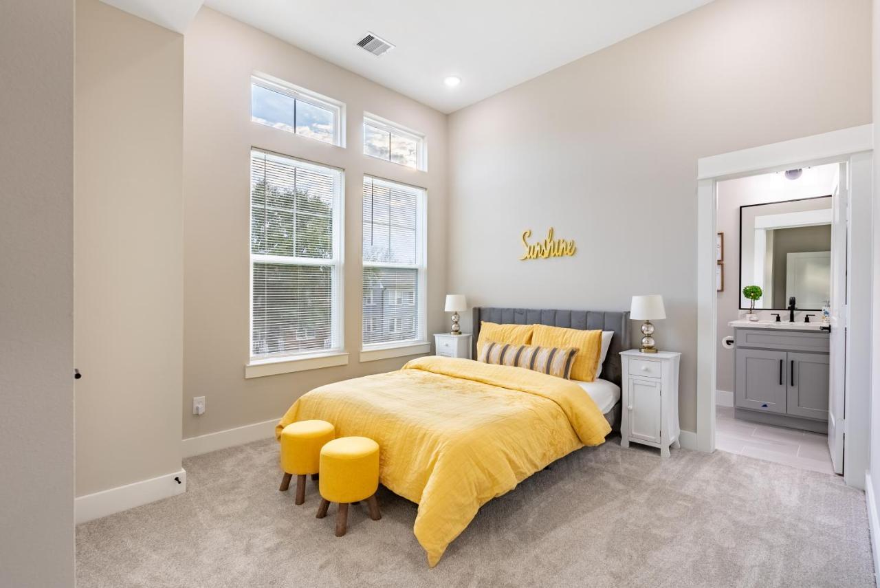 3 Bedroom And 3 Bath We Have Power And Internet Houston Exterior photo